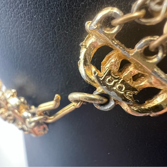 Elegant Vintage Hobe Turquoise Chevron Lucite Beaded Necklace w/ Gold Tone Chain - Picture 5 of 12